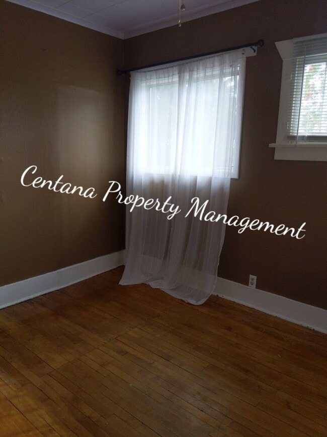Building Photo - 2 Bedroom 1 Bath walking distance to Montana Tech