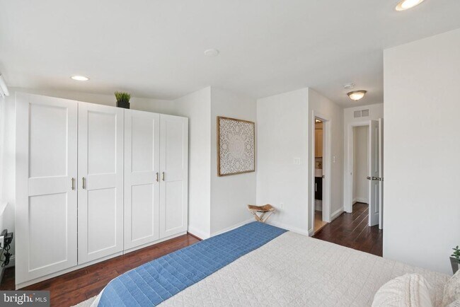 Building Photo - 5132 7th St NW