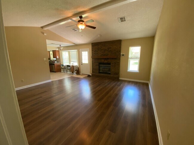 Building Photo - 1619 S Fir Pl