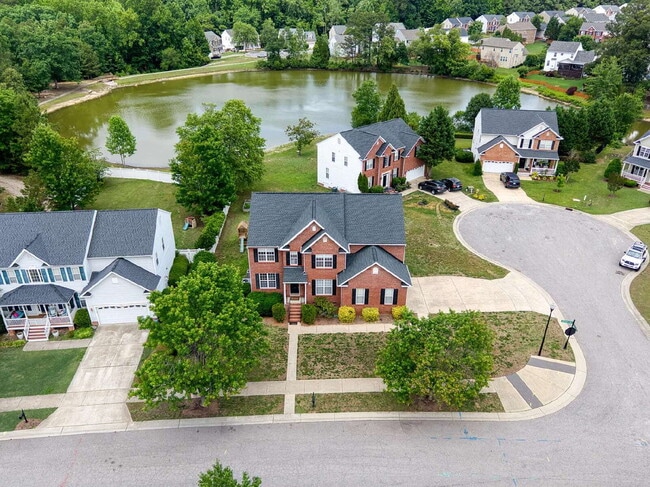 Building Photo - Spacious 5-Bedroom Living with Scenic View