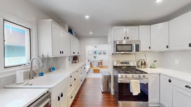 Building Photo - 29 Fifield St