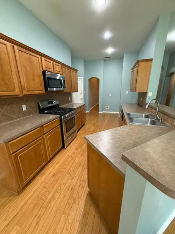 Building Photo - 625 Winding Brook Ln