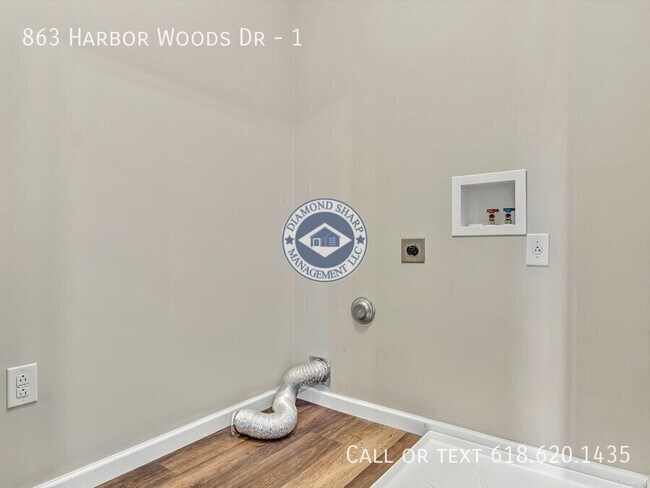 Building Photo - 863 Harbor Woods Dr