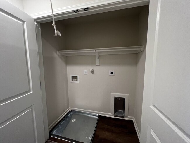 Building Photo - 13706 Enzo Gate