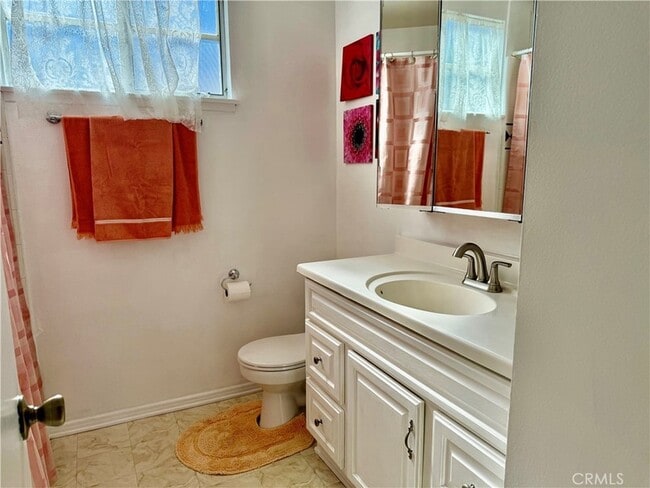 Building Photo - 11543 Swinton Ave