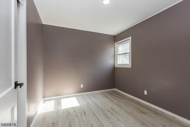 Building Photo - 1 Pine Ct