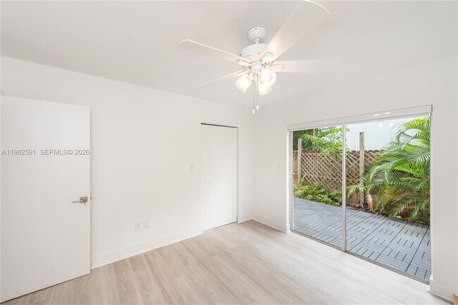 Building Photo - 230 Sunrise Dr