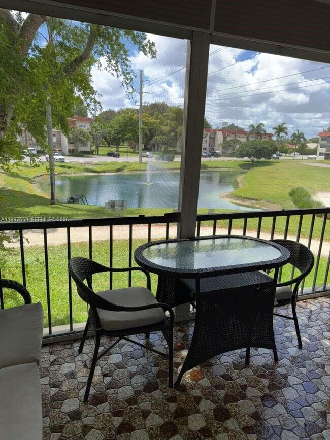 Building Photo - 691 S Hollybrook Dr