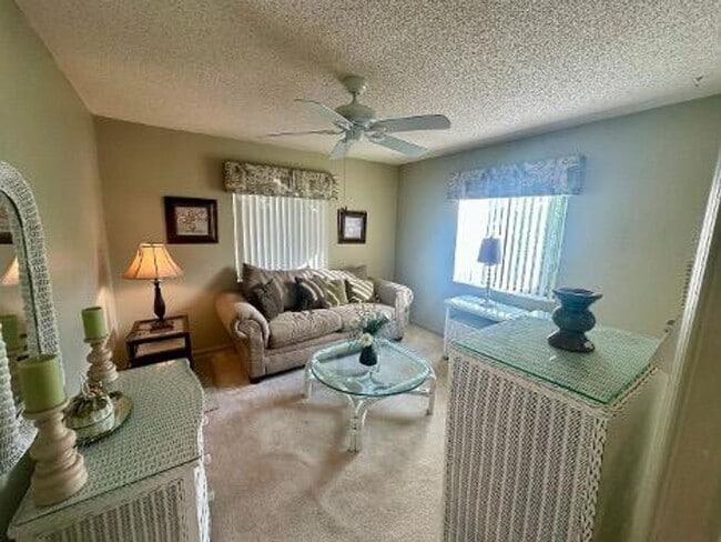 Building Photo - 4914 Acorn Dr