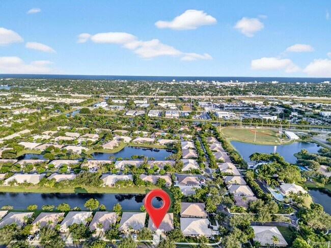 Building Photo - 233 W Coral Trace Cir