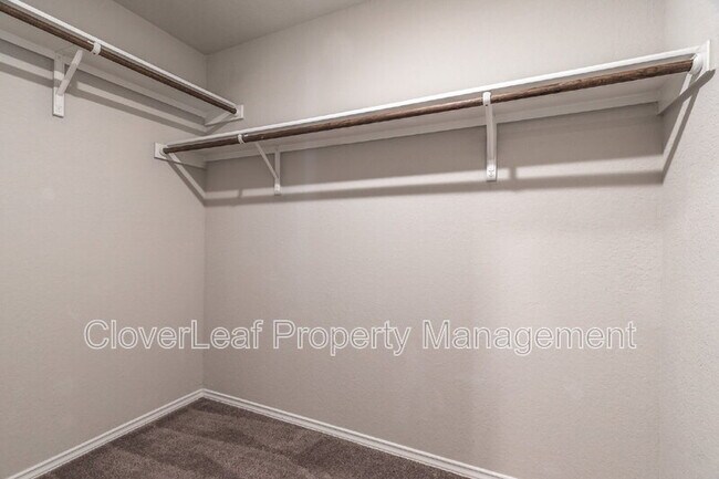 Building Photo - 10214 Robbins Grove