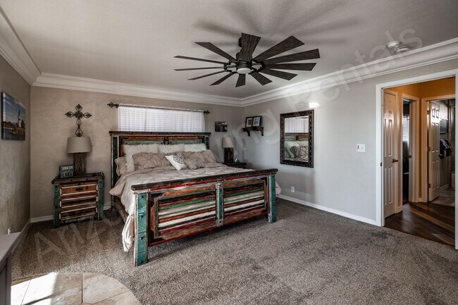 Building Photo - FURNISHED POOL HOME