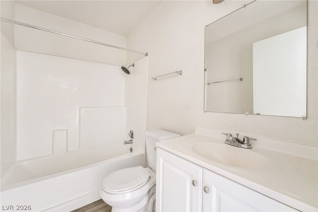 Building Photo - 5303 Del Gado Dr