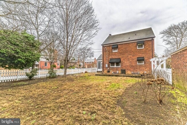 Building Photo - 440 N Nelson St