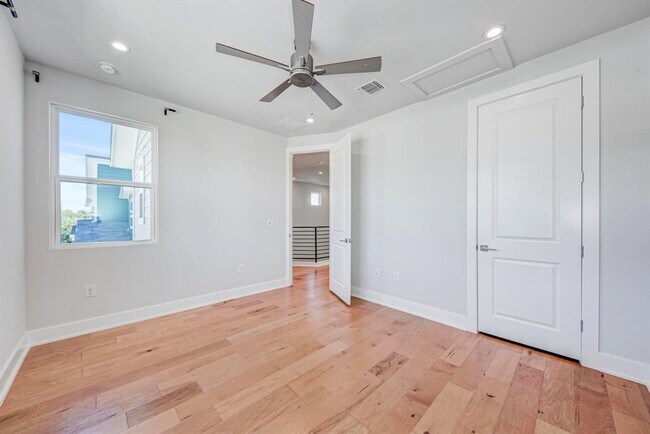 Building Photo - 6401 Keegans Dr