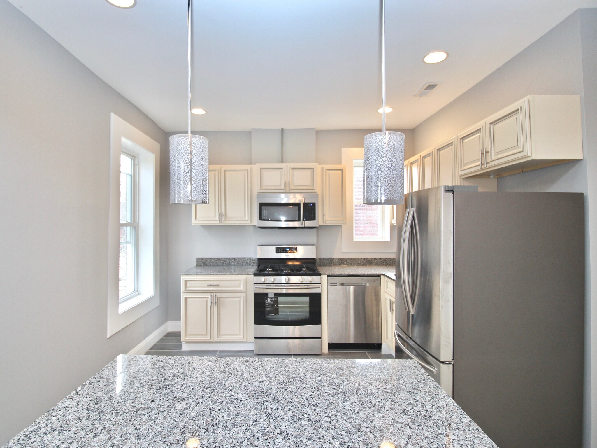 Building Photo - 3526 Vista Ave