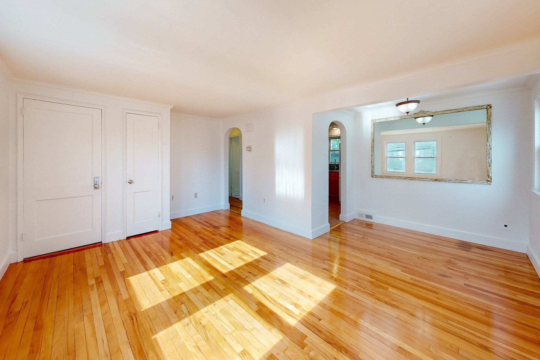 Building Photo - 14 Grew Hill Rd