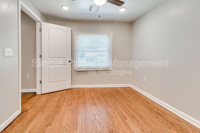 Building Photo - 1232 N Independence Ave