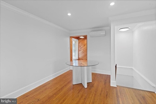 Building Photo - 182 W Court St