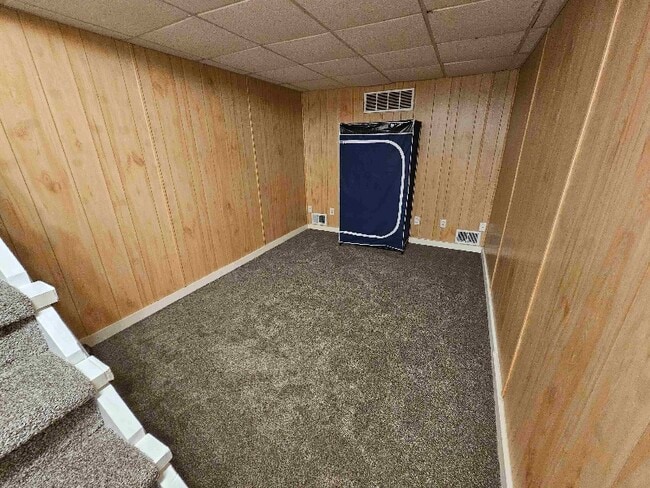 Building Photo - 1606 Greentree Rd