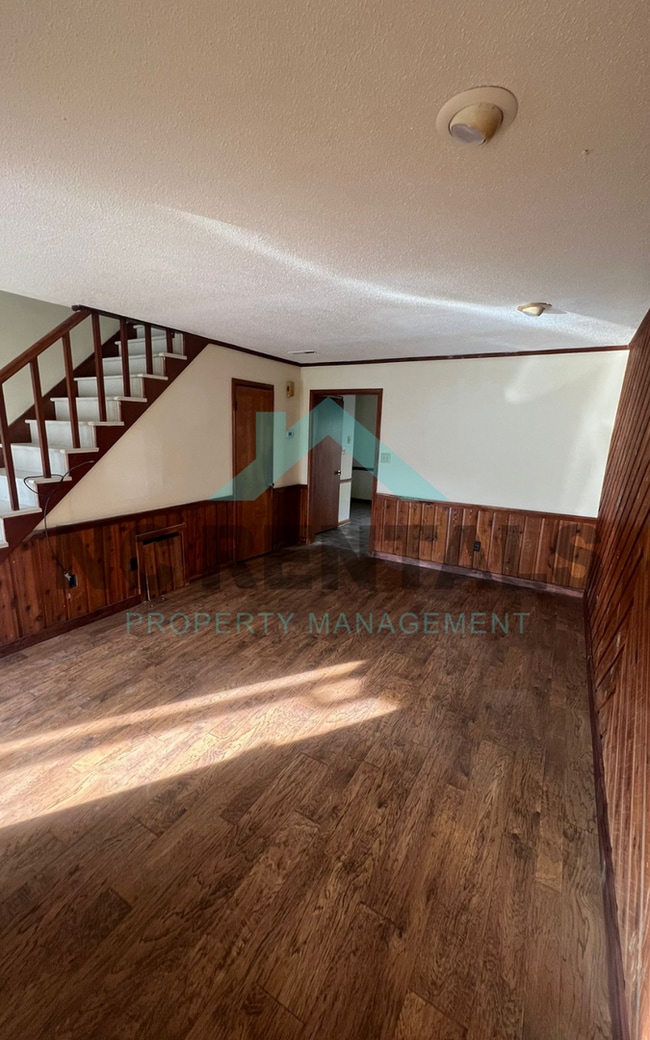 Building Photo - 340 Vista Cir