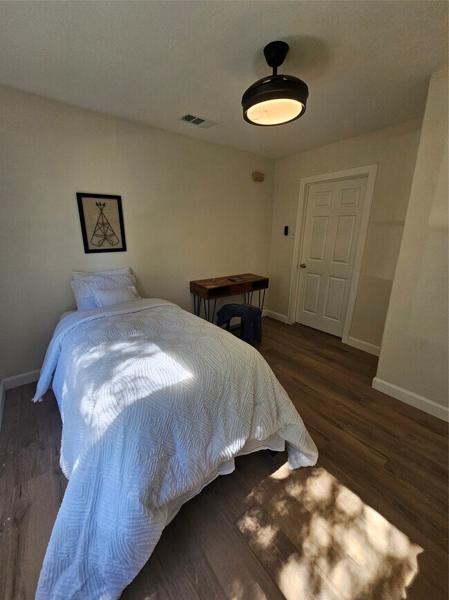 Building Photo - 3126 Ohio St