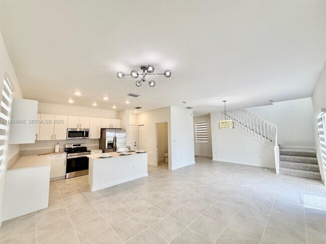 Building Photo - 2600 SE 25th St