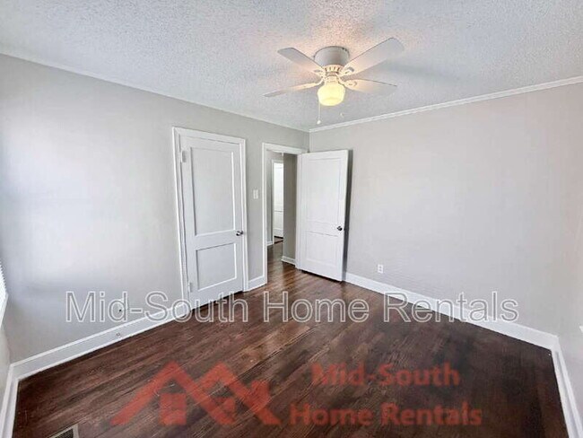 Building Photo - 3998 Victor Dr
