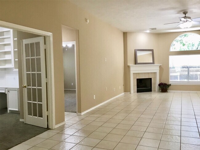 Building Photo - 14 Heron Hollow Ct