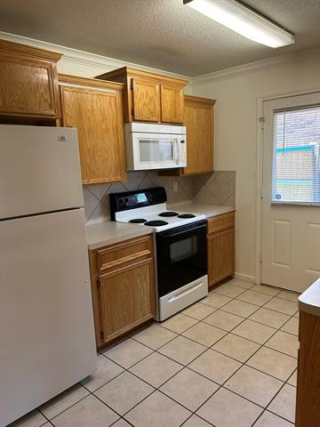 Building Photo - 313 Cedar Ridge Dr