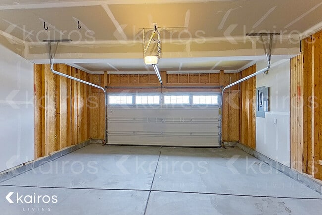 Building Photo - 18756 Weihe Ln