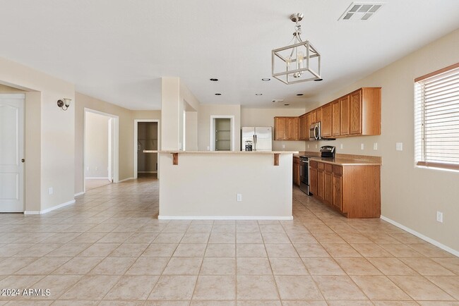 Building Photo - 15410 N 169th Ln