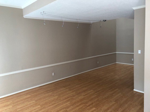 Building Photo - 7350 Kirby Dr