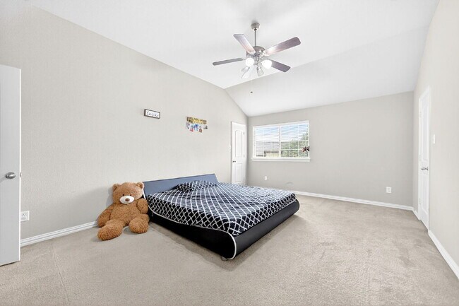 Building Photo - Well-Maintained Home in Irving – Convenient Location & Comfortable Living