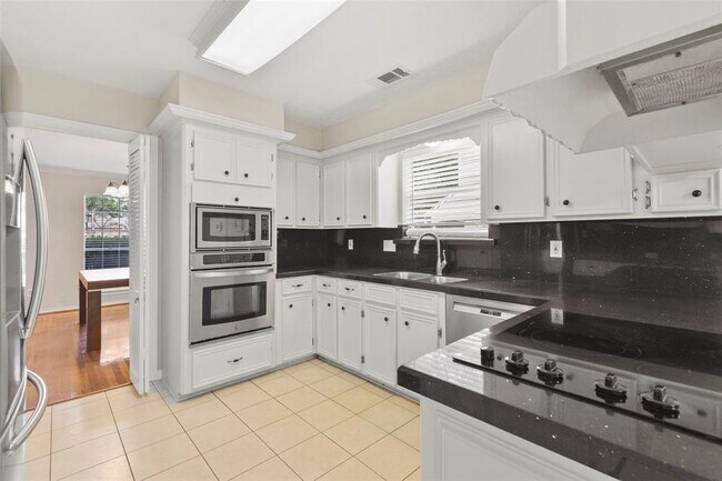 Building Photo - 18711 Candlechase Dr