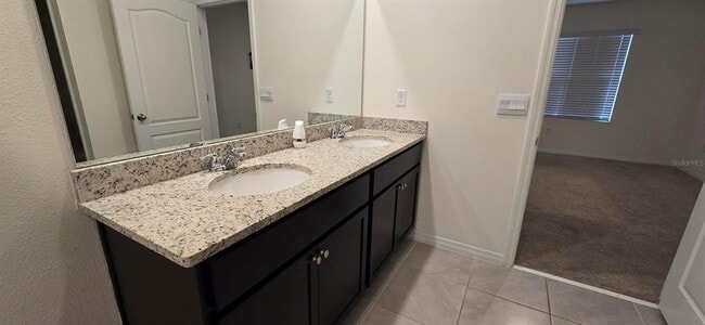 Building Photo - 804 Horsetail Dr