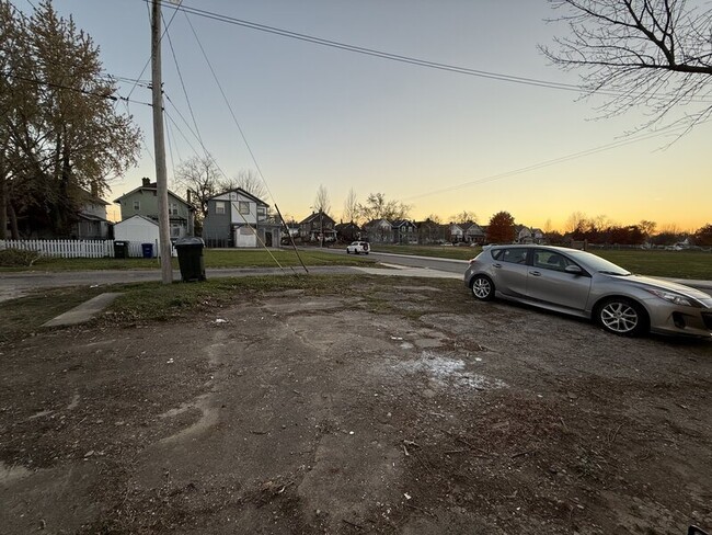 Building Photo - 207 Southwood Ave