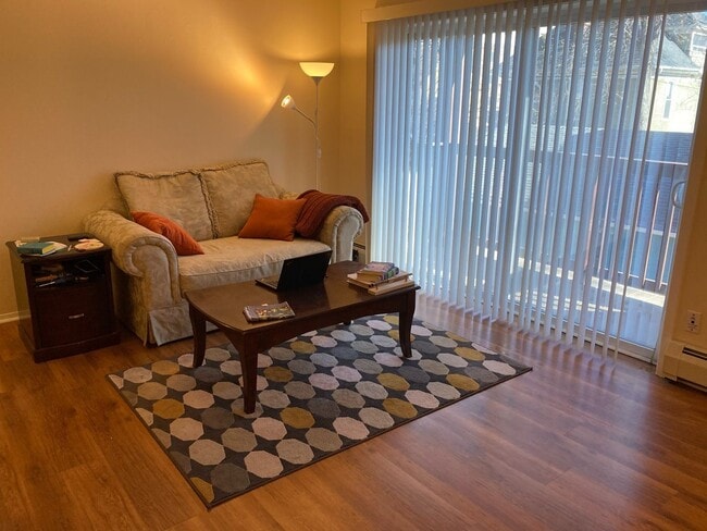 Interior Photo - 1501