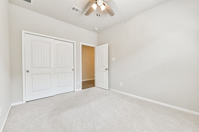 Building Photo - 6330 Lemon Balm Ln