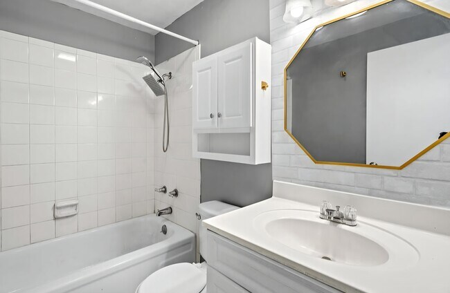 Building Photo - 9376 Manati St