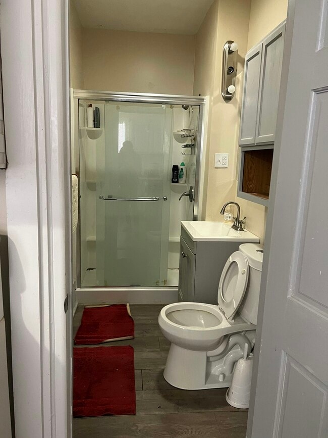 Building Photo - 935 Prospect Ave NE