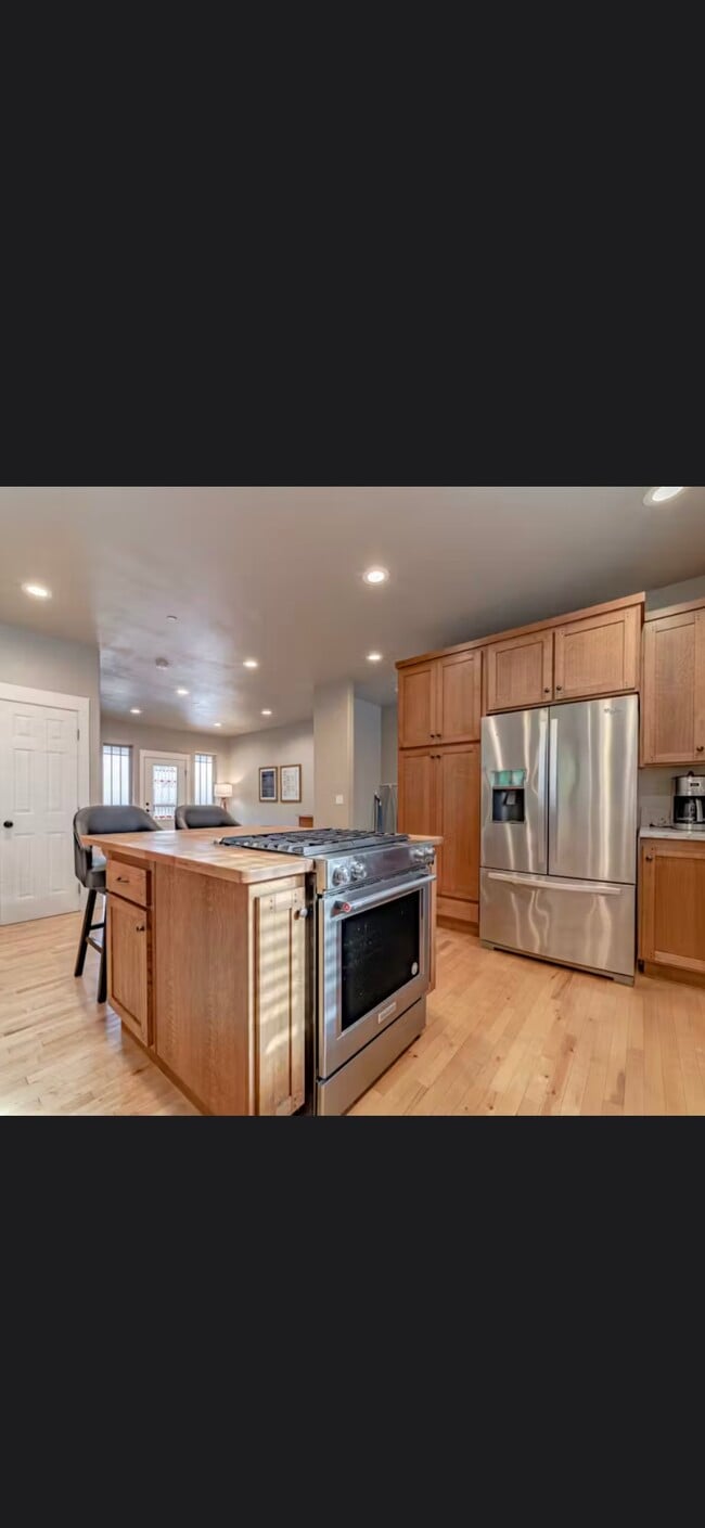 Building Photo - 4156 Williams St