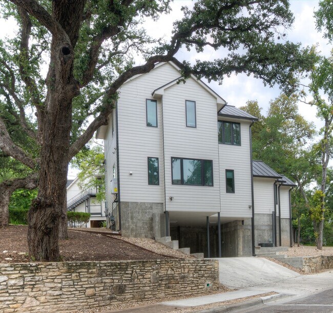Building Photo - 3111 Walling Dr