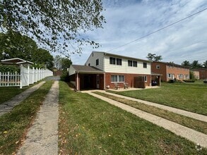 Building Photo - Long Ave