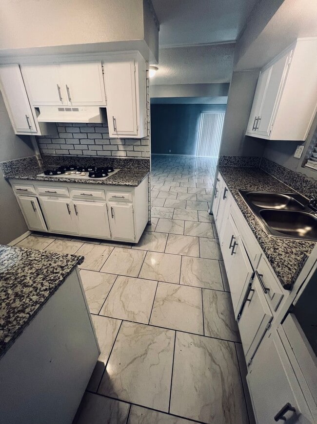 Building Photo - Lock in ($2100) off February 2026  if you move-in by December 29, 2025.