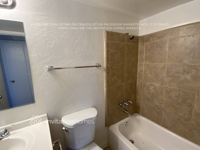 Building Photo - 12621 N 37th Dr