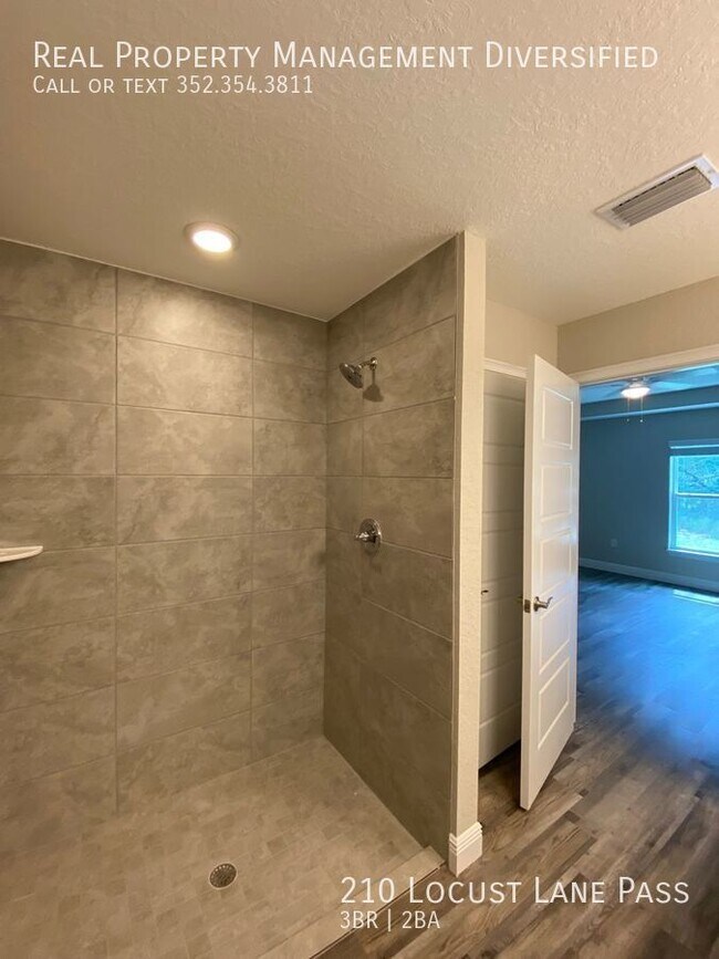 Building Photo - 210 Locust Lane Pass