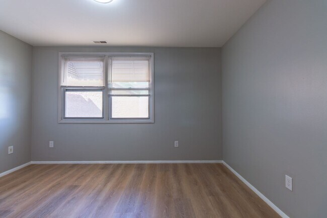 Building Photo - 14 N Black Horse Pike