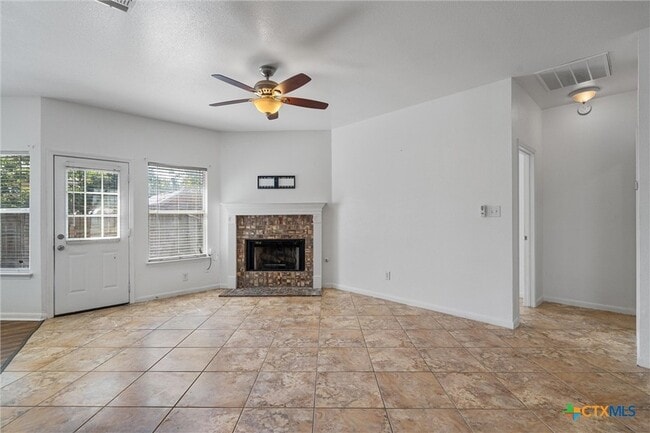 Building Photo - 204 Mallard Cove