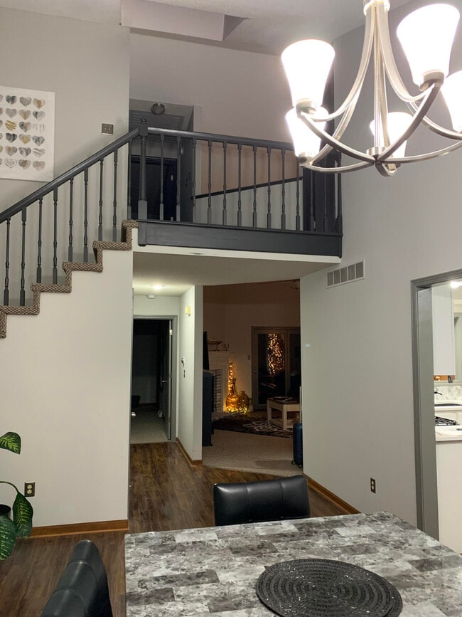 Building Photo - 107 Hollyridge Ln